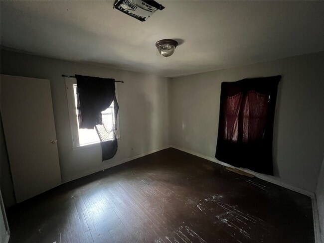 Building Photo - 5926 Southtown St