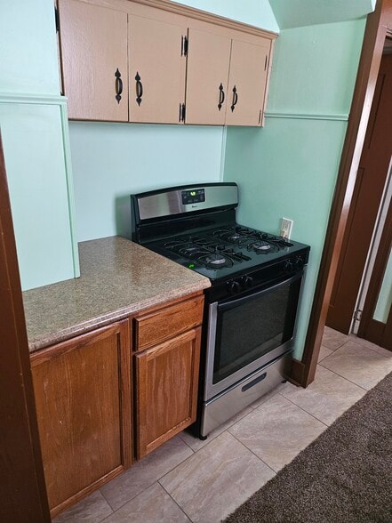 Building Photo - 25 E Prospect St