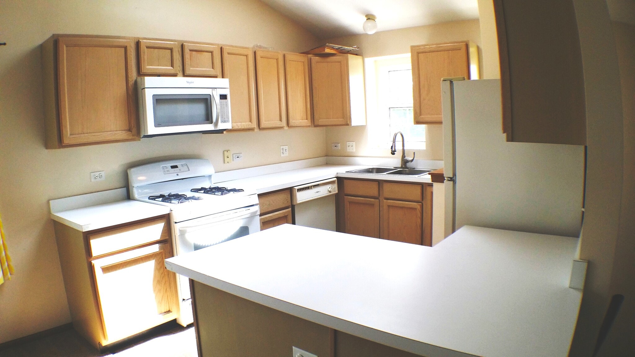 Building Photo - 1934 Heron Ave