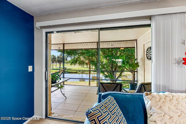 Building Photo - 2175 Golf Isle Dr