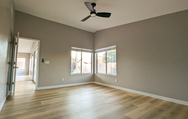 Building Photo - 12051 S 44th St