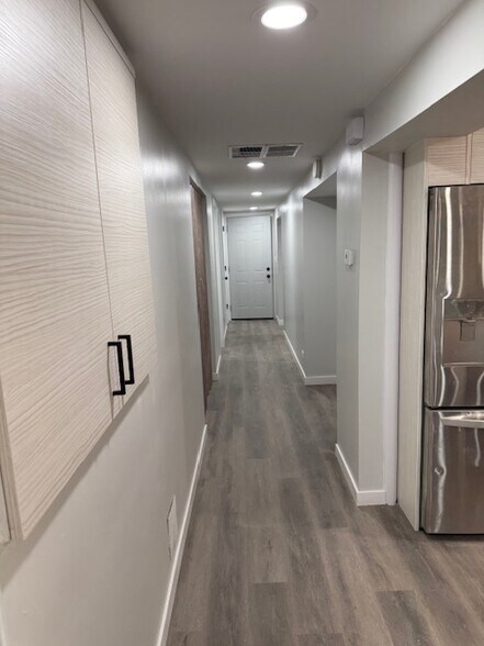 Building Photo - 2750 W Wilcox St