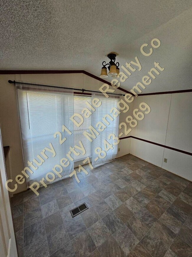 Building Photo - 11785 Shaulls Rd