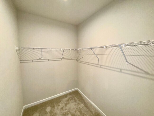Building Photo - Three Bedroom Home in Winter Haven For Rent!