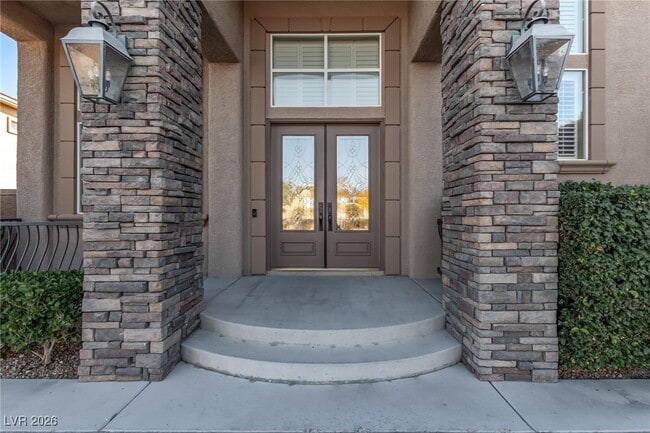 Building Photo - 9805 Queen Charlotte Dr