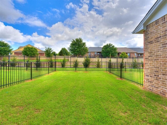 Building Photo - 628 Harbor Town Dr