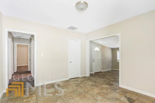 Building Photo - 1951 Meadow Ln