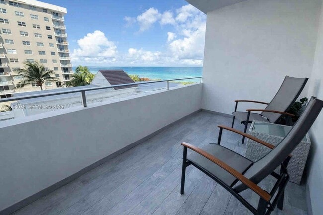 Building Photo - 9225 Collins Ave