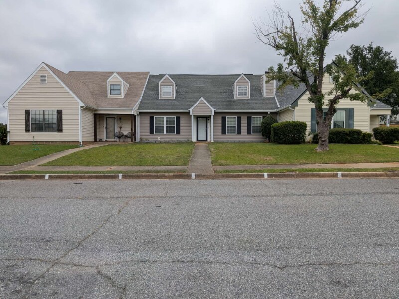 Building Photo - 132 Sussex Dr