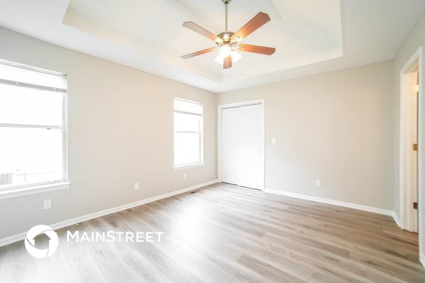 Building Photo - 1016 NE Queens Ct