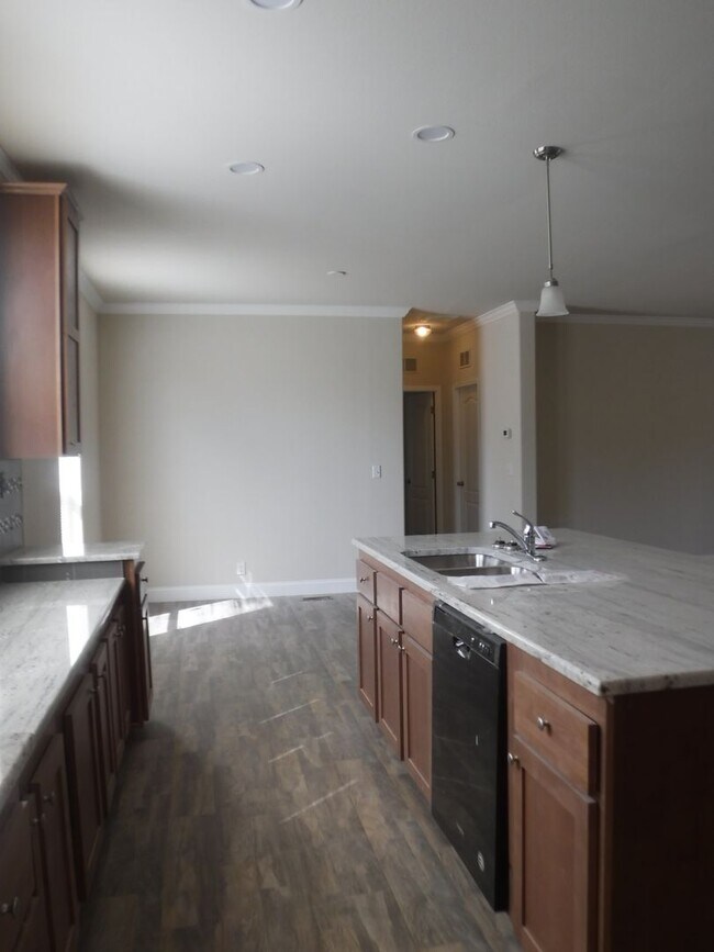 Building Photo - 60889 Granite Dr