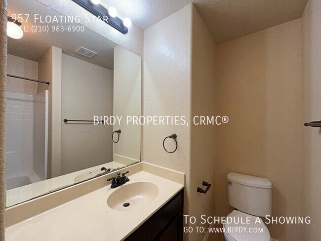 Building Photo - 957 Floating Star