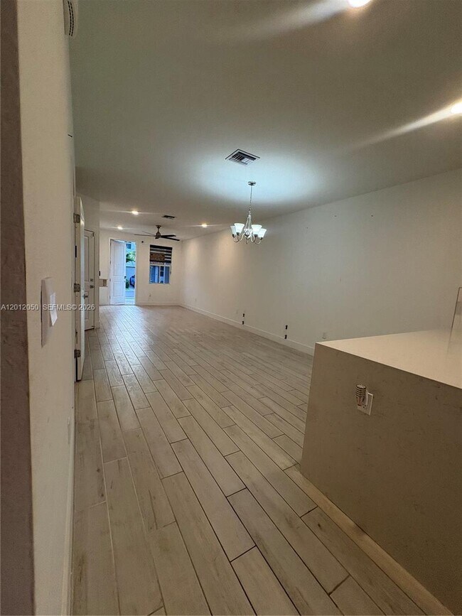 Building Photo - 135 SW 171st Ln