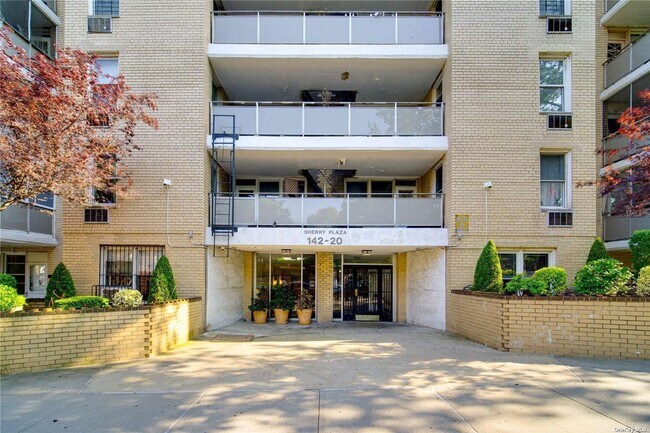 Primary Photo - 142-20 84th Dr
