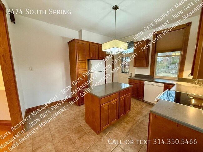 Building Photo - 3474 South Spring-