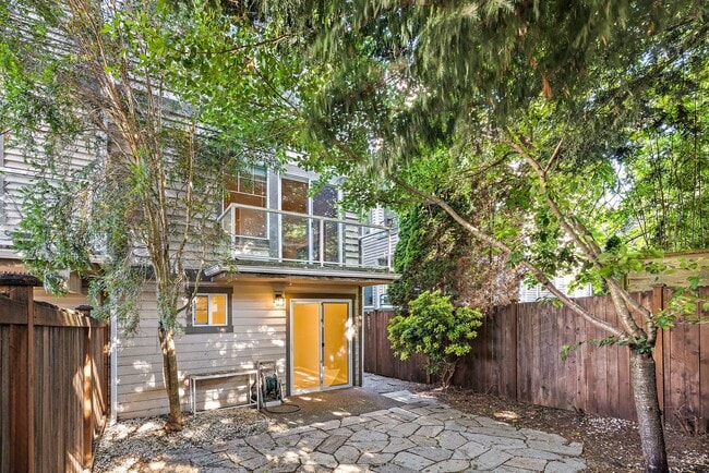 Building Photo - 11710 Greenwood Ave N