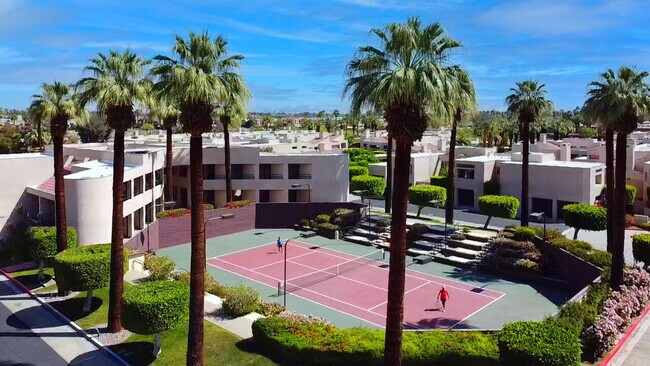 Building Photo - 835 Village Square S