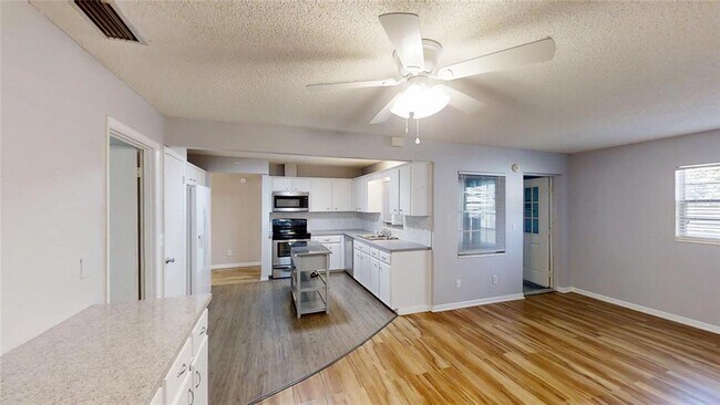 Building Photo - 8625 SW 94th St