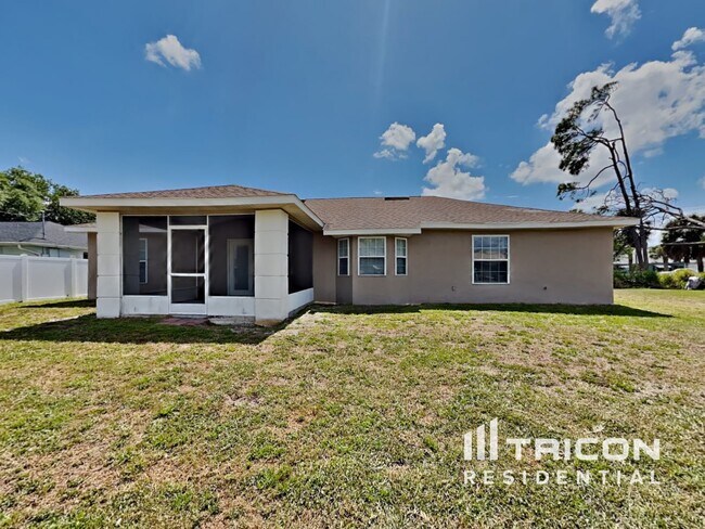 Building Photo - 1240 Fleetwood Dr NW