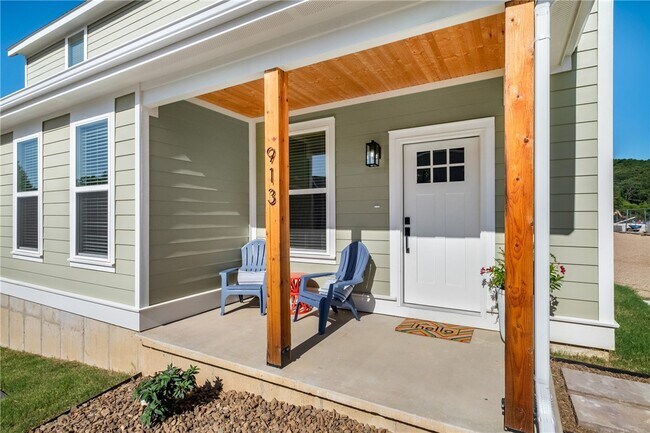 Building Photo - 913 S Wichita Ave