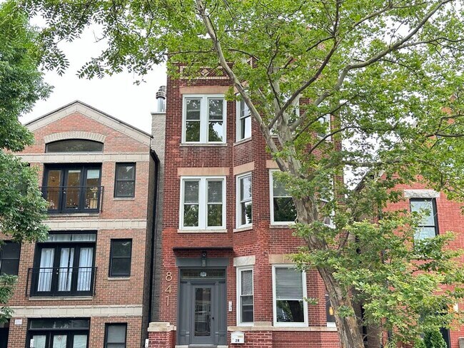 Primary Photo - 841 N Mozart St