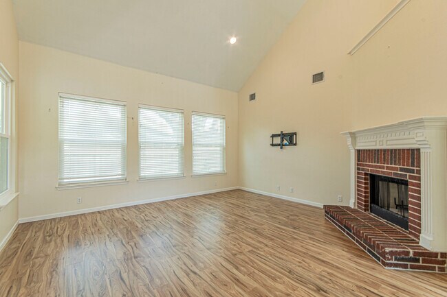 Building Photo - 2208 Portwood Bend Cove