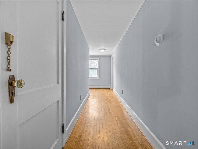 Building Photo - 440 Taylor Hill Rd