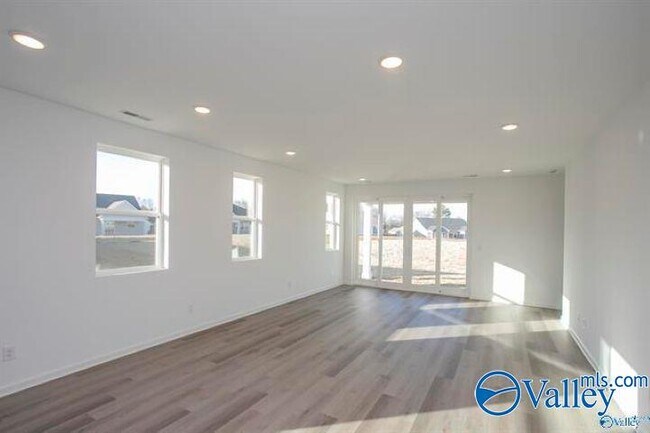 Building Photo - 157 Jude Ln
