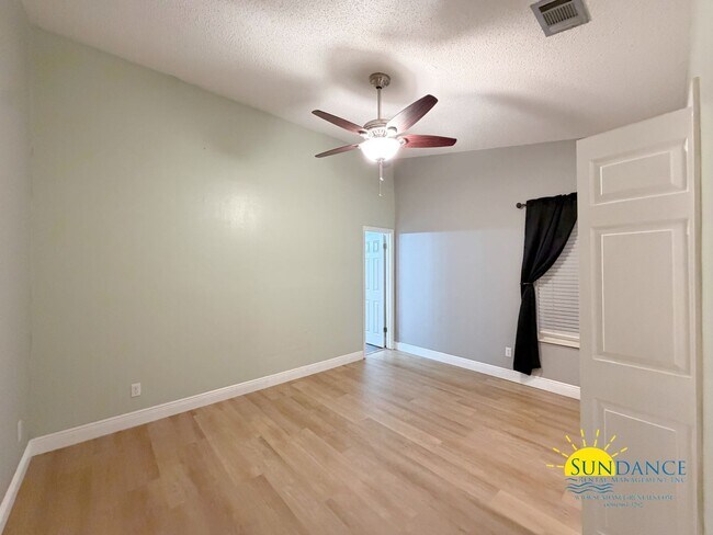 Building Photo - Renovated 3 Bedroom Home in Fort Walton Beach near Bases!