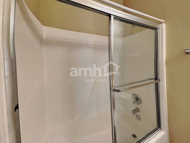 Building Photo - 5902 Cabot Dr