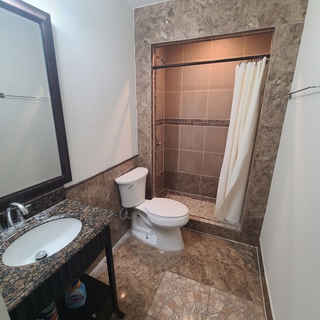 Building Photo - 12020 Maple Rock Ct