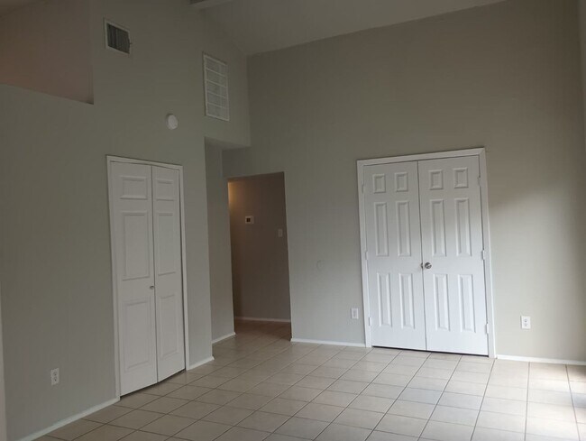 Building Photo - 3 bed / 1 bath home in Hockley - Move in R...