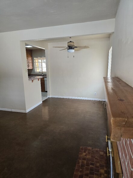 Building Photo - 5122 N 24th Ave