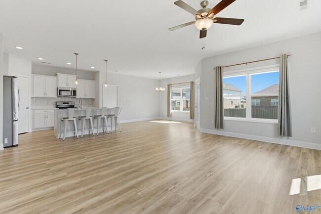 Building Photo - 200 Goldie Ct