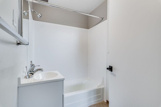Building Photo - 3475 6th Ave NW
