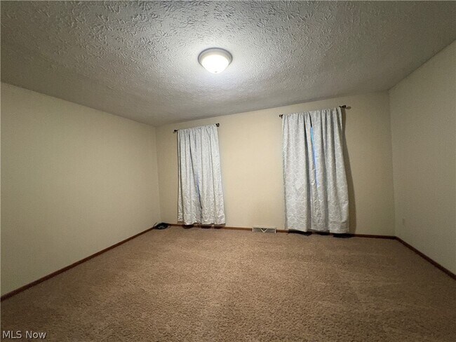Building Photo - 1667 Ann Cir NE