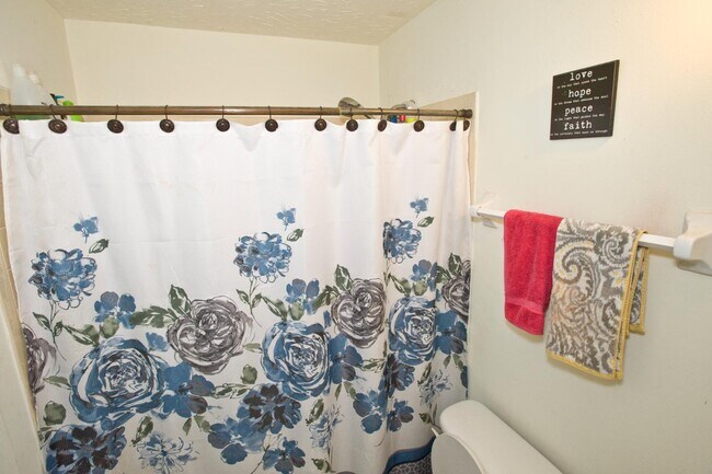 Building Photo - 1635 Van Dyke Dr