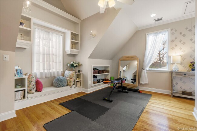 Building Photo - 2 Goldwin St