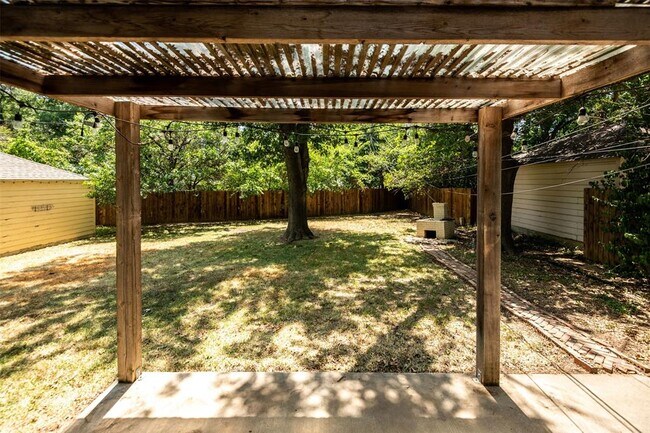 Building Photo - 3605 Park Ridge Blvd