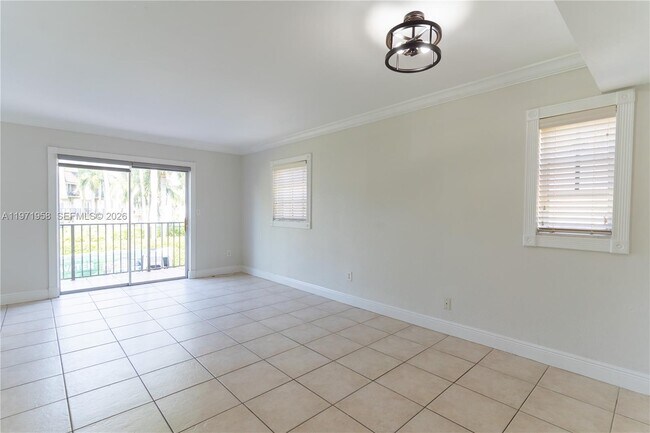 Building Photo - 8650 SW 109th Ave