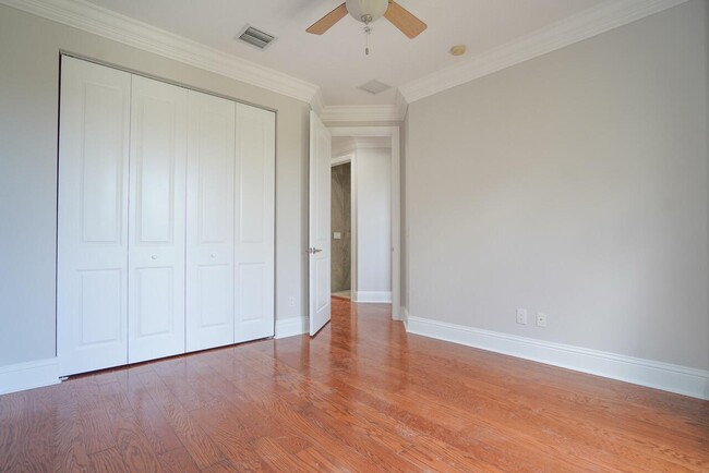 Building Photo - 214 S Latitude Cir