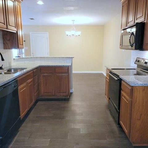 Building Photo - 920 Sierra Vista Ct