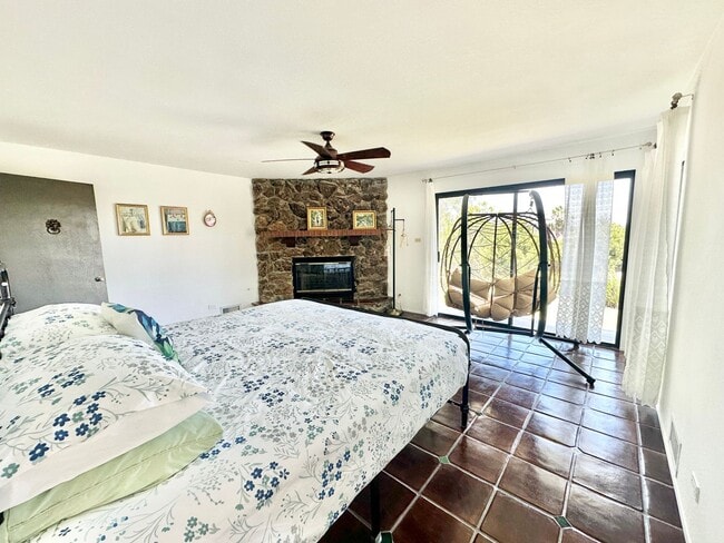 Building Photo - 1650 Winterwarm Dr