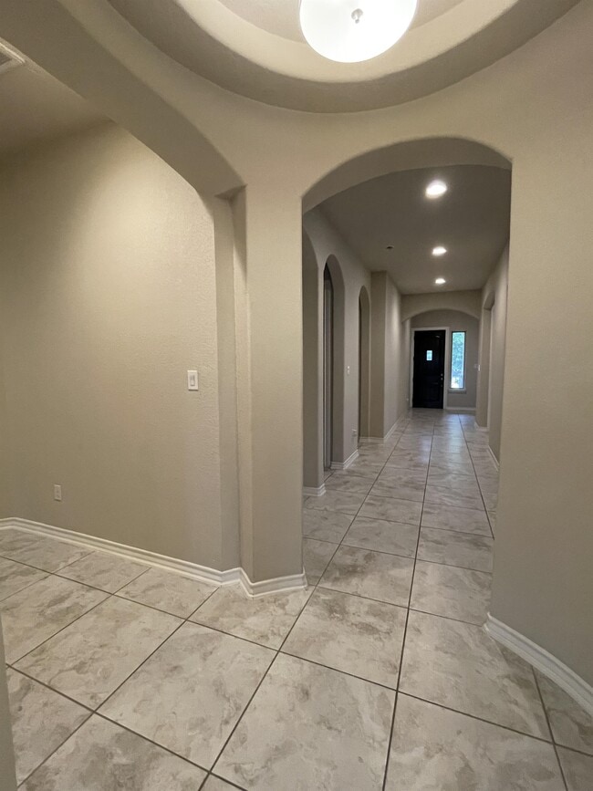 Building Photo - 2826 Winter Gorge