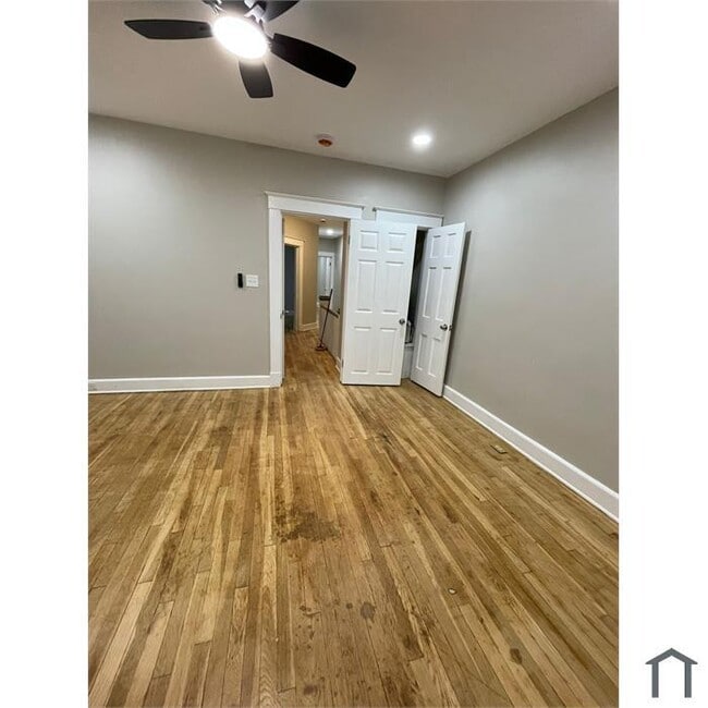 Building Photo - 3 Bedroom 3 Bathroom Home