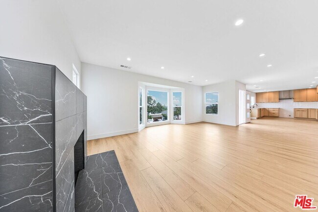 Building Photo - 5455 Harcross Dr