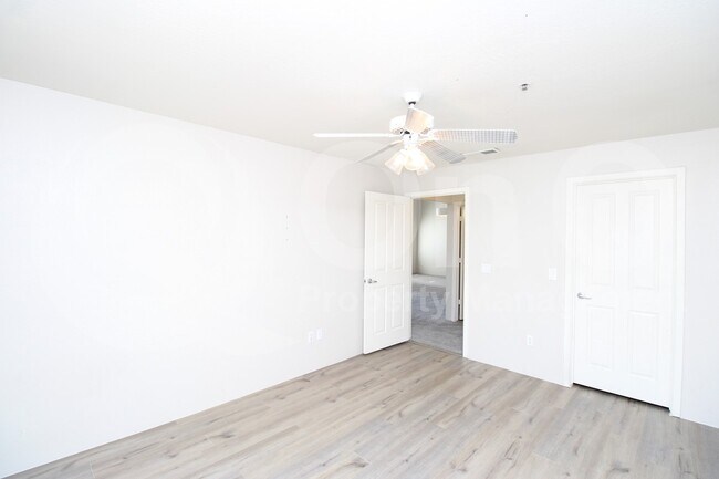 Building Photo - 11260 N 92nd St