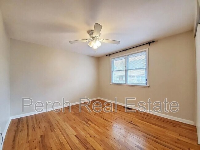 Building Photo - 2431 Grove St
