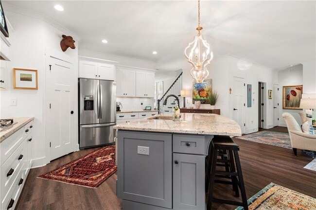 Building Photo - 175 STONELEDGE TRCE N