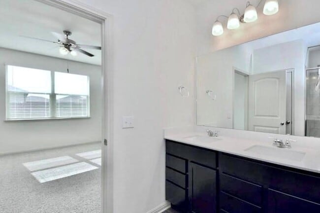 Building Photo - 16829 Aventura Ave